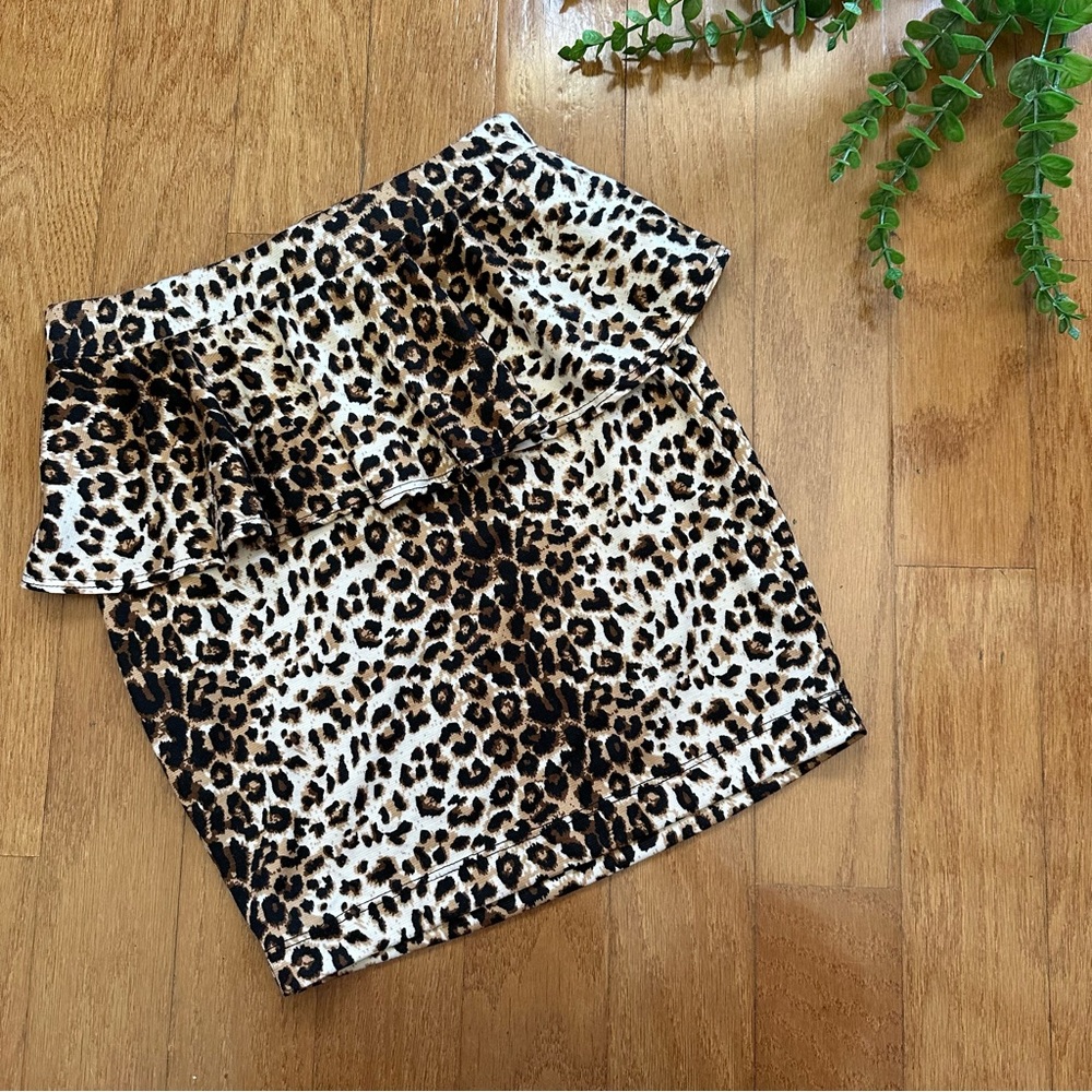 NWOT Forever 21 Leopard Print Ruffle Peplum Mini Pencil Skirt